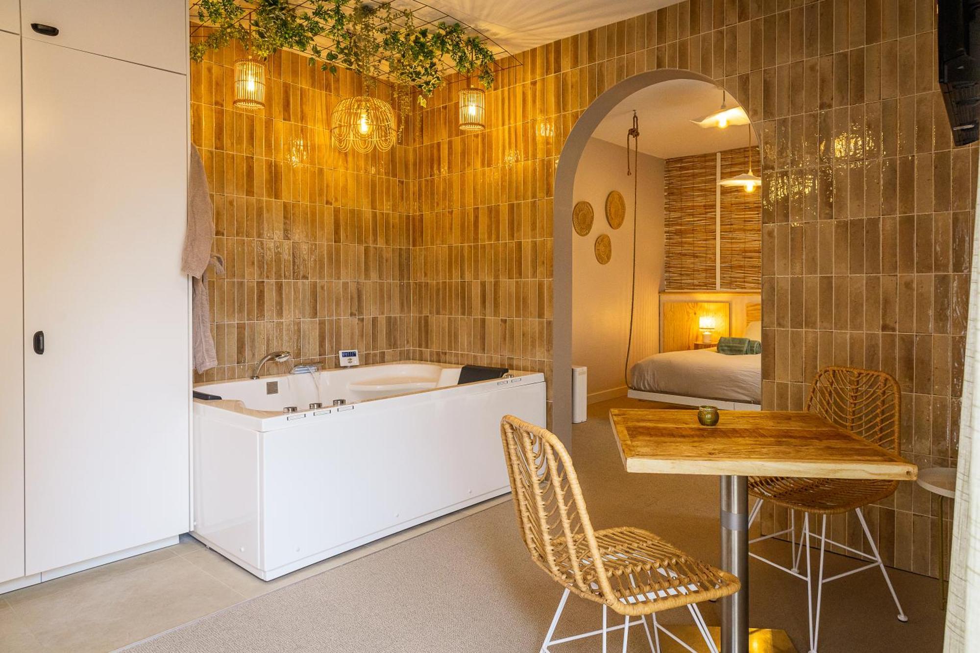 Love Room Suite Bali - Auray En Bretagne Brech Luaran gambar