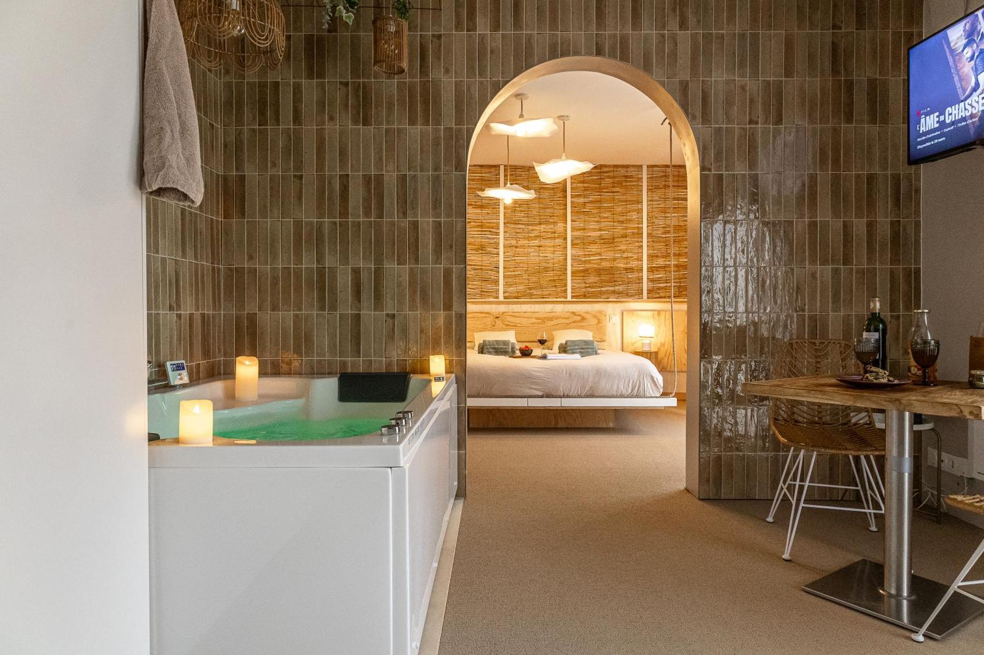 Love Room Suite Bali - Auray En Bretagne Brech Luaran gambar